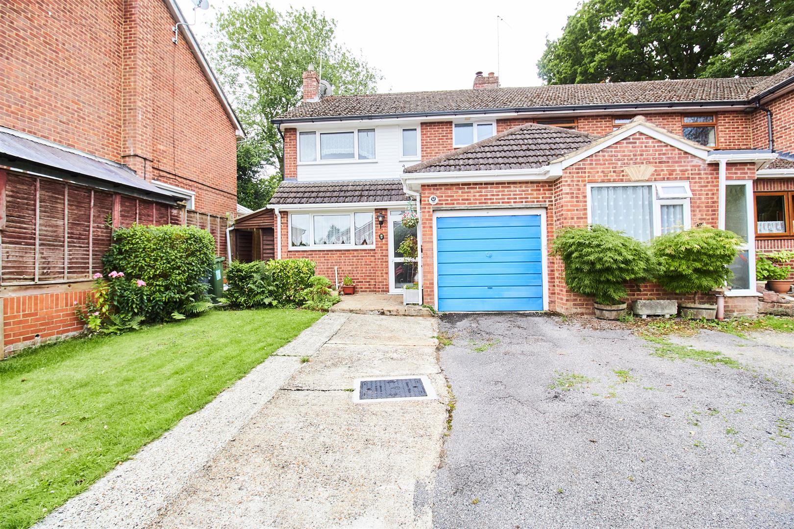 3 Bedroom Property For Sale in Tadley £350,000